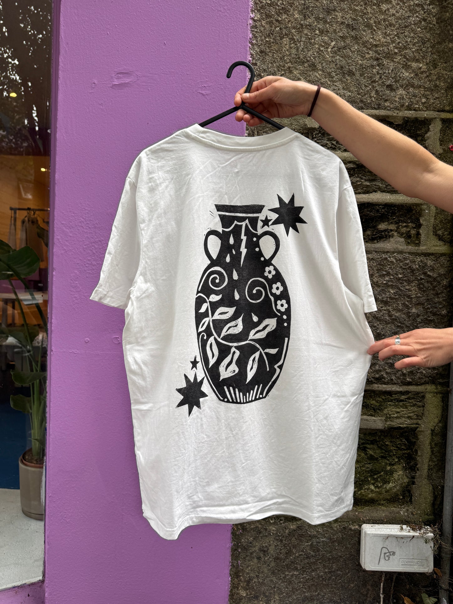 Amphorae Tee